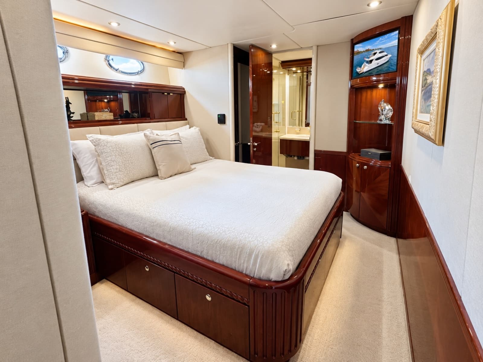 2002 Lazzara Yachts 80 Skylounge - Photo 74