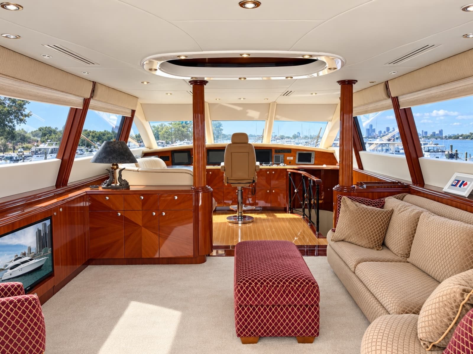 2002 Lazzara Yachts 80 Skylounge - Photo 48