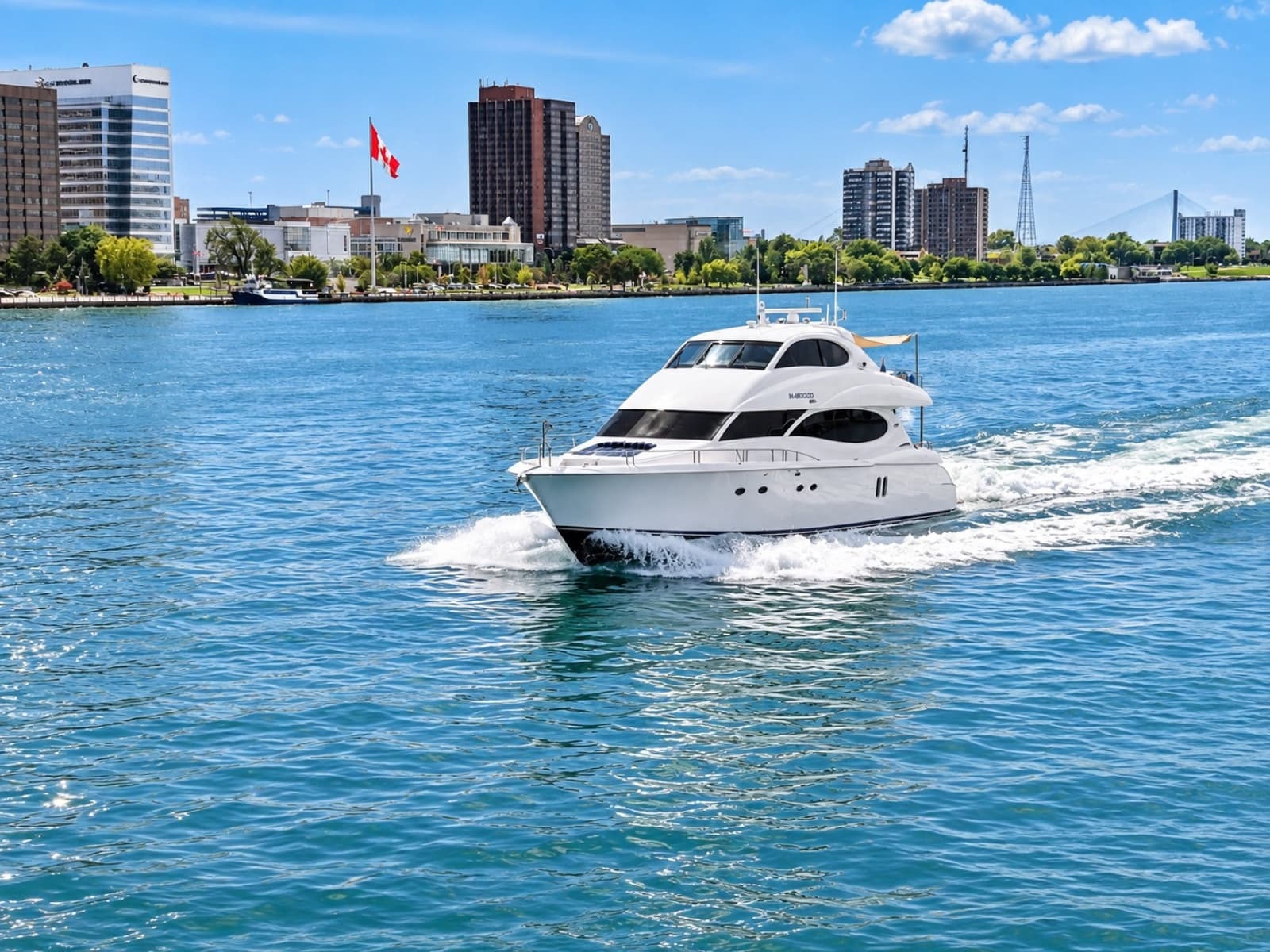 2002 Lazzara Yachts 80 Skylounge - Photo 18