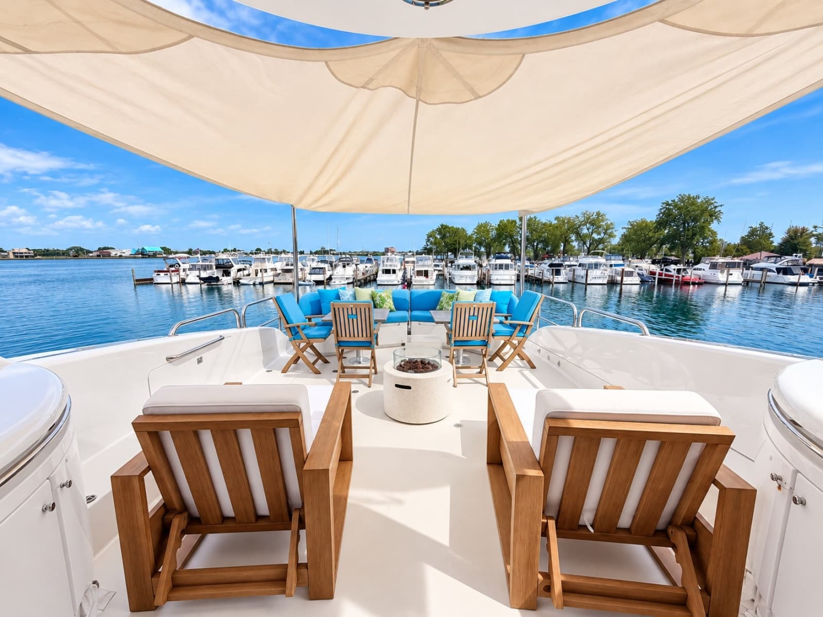 2002 Lazzara Yachts 80 Skylounge - Photo 54