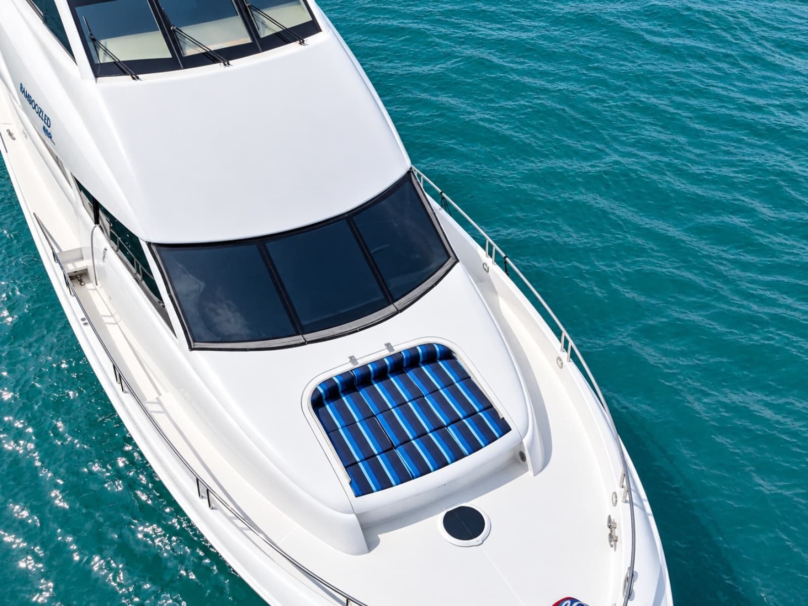 2002 Lazzara Yachts 80 Skylounge - Photo 14
