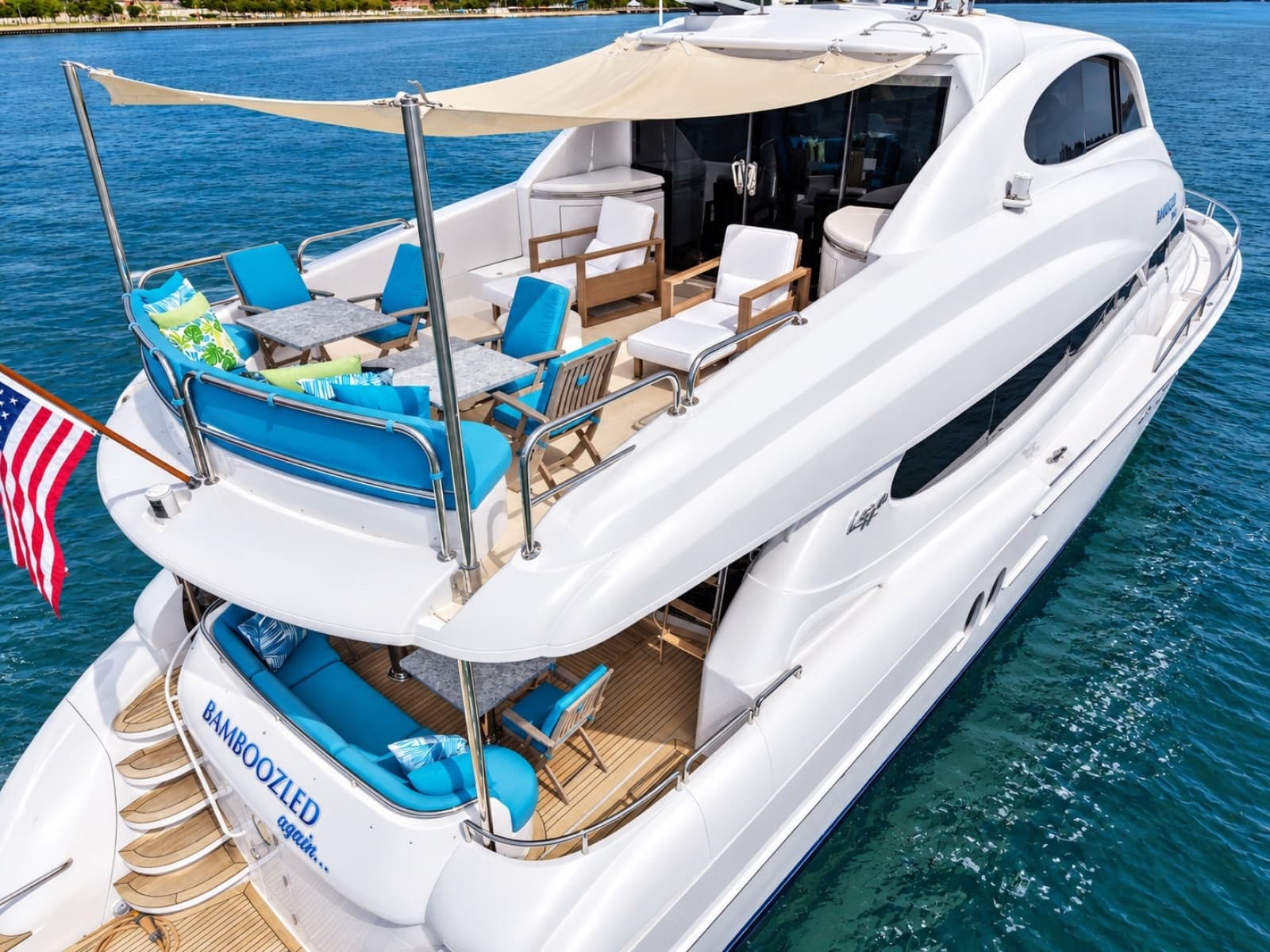 2002 Lazzara Yachts 80 Skylounge - Photo 12