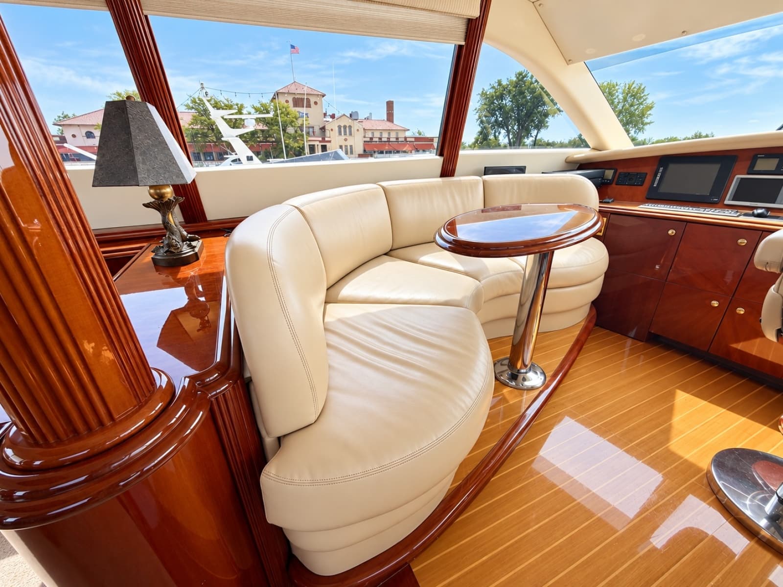 2002 Lazzara Yachts 80 Skylounge - Photo 51