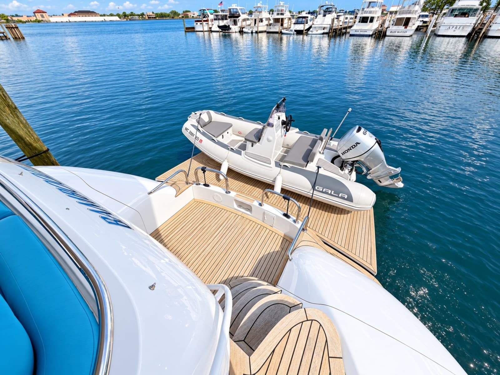 2002 Lazzara Yachts 80 Skylounge - Photo 22