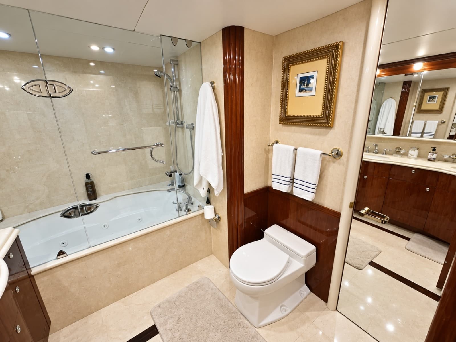 2002 Lazzara Yachts 80 Skylounge - Photo 70