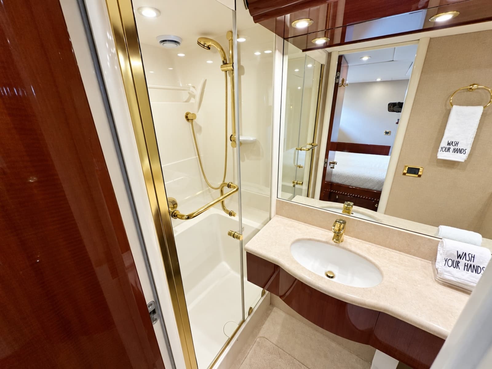 2002 Lazzara Yachts 80 Skylounge - Photo 77