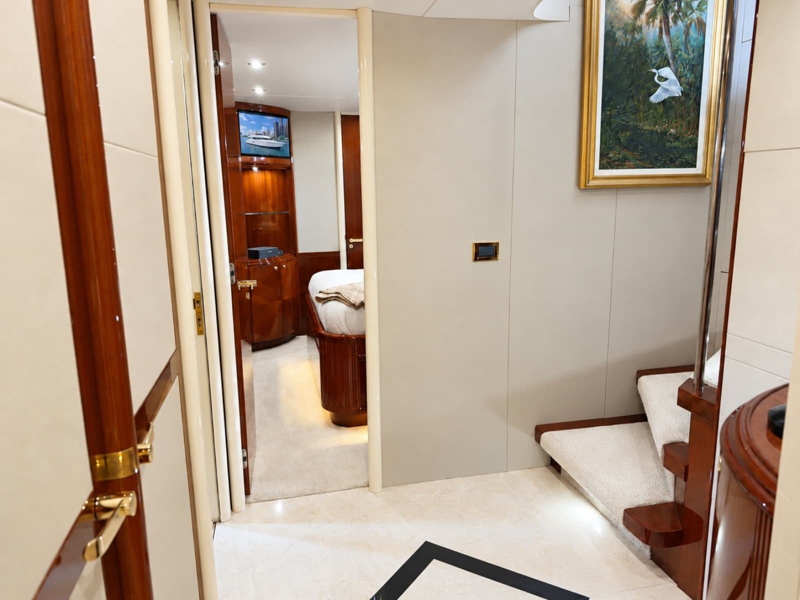 2002 Lazzara Yachts 80 Skylounge - Photo 73
