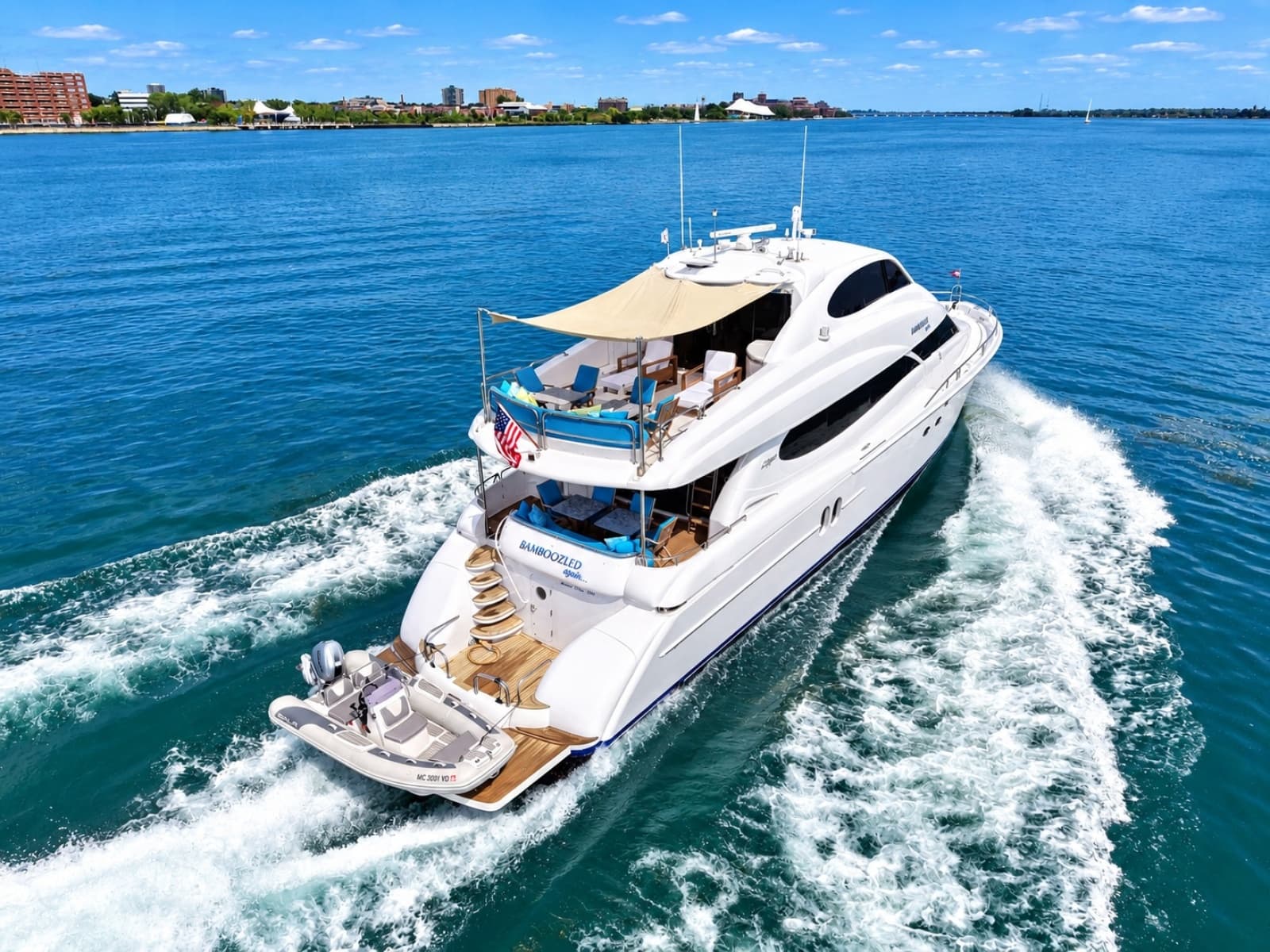2002 Lazzara Yachts 80 Skylounge - Photo 21