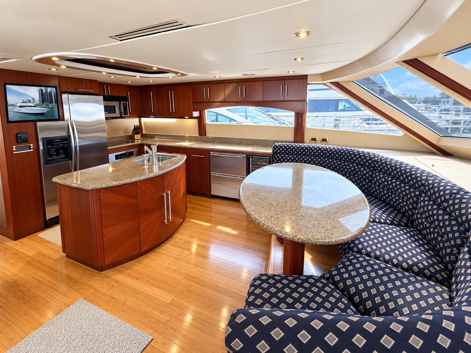 2002 Lazzara Yachts 80 Skylounge - Photo 40