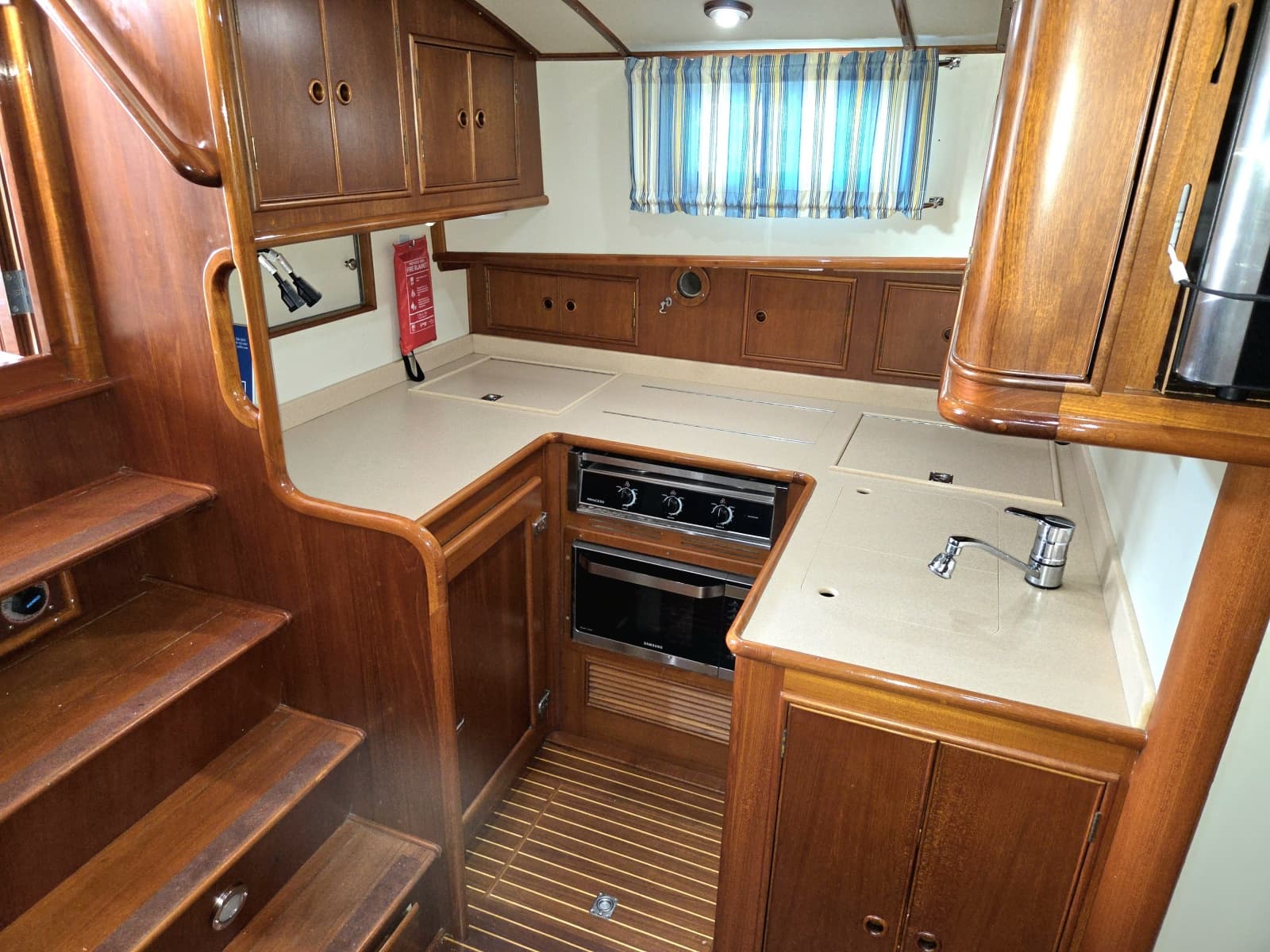 2001 Grand Banks Eastbay 43 HX SX - Photo 21