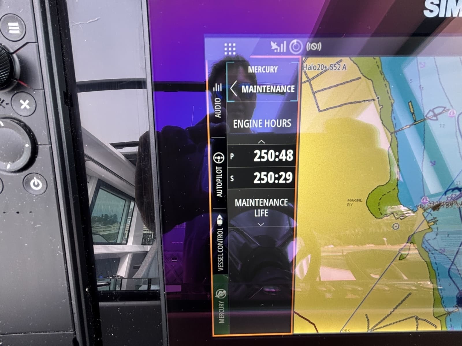 2024 Axopar 37XC Cross Cabin - Photo 40