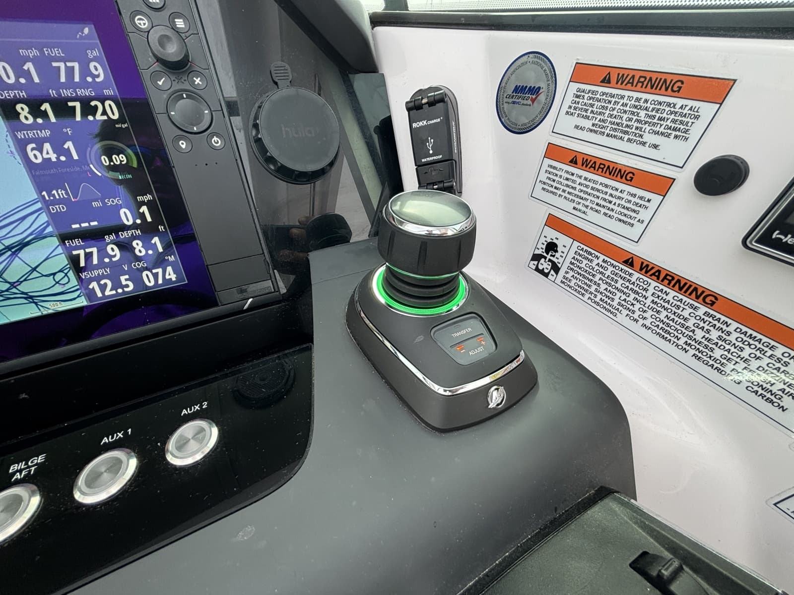 2024 Axopar 37XC Cross Cabin - Photo 22