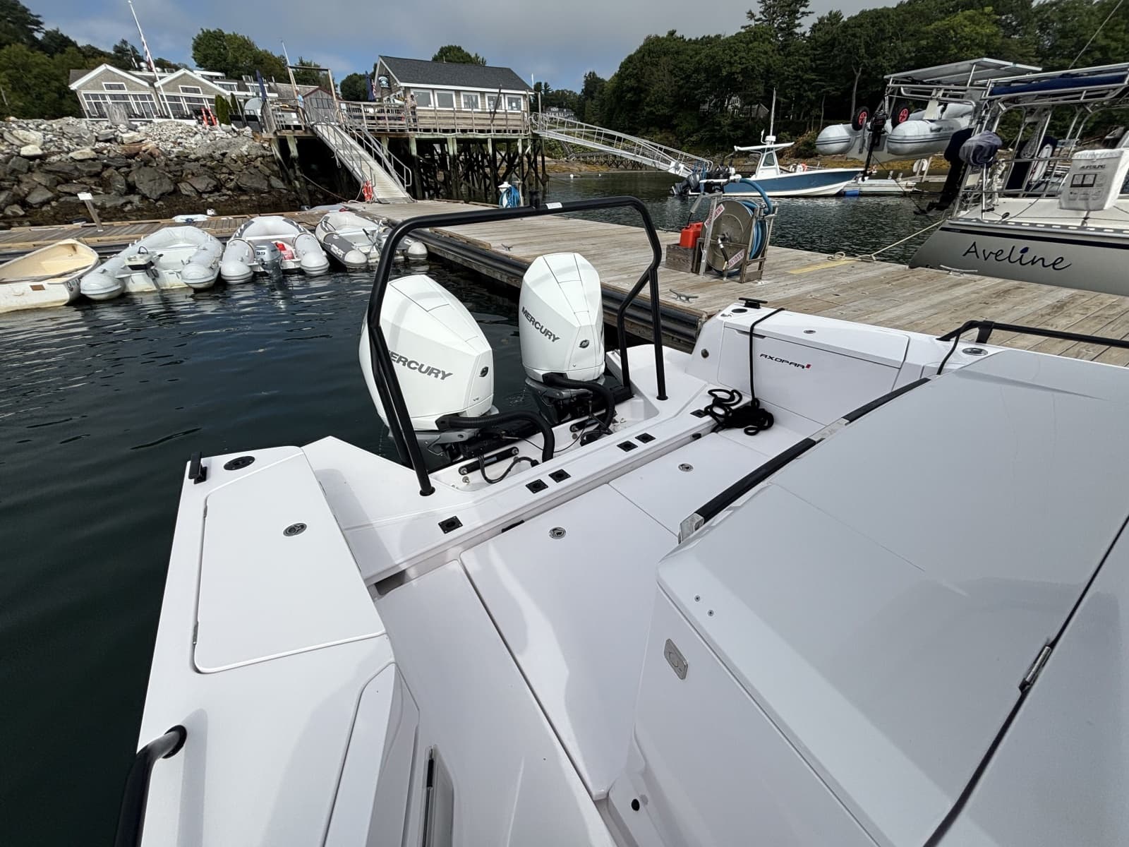 2024 Axopar 37XC Cross Cabin - Photo 28