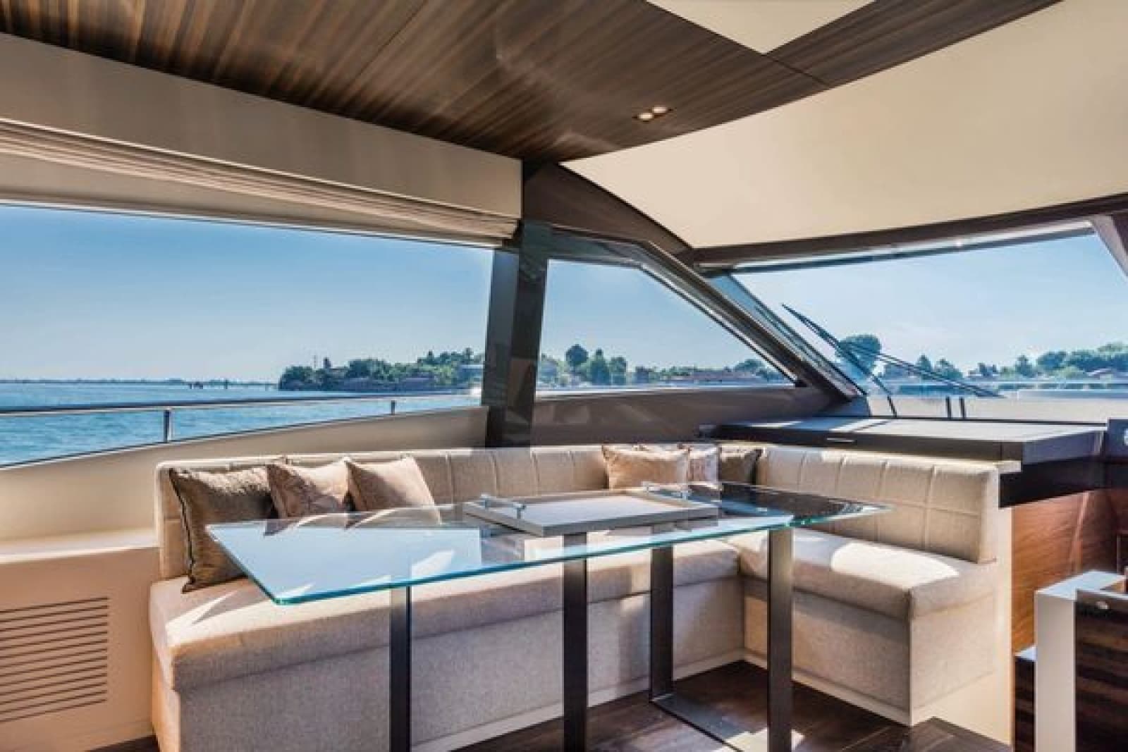 2026 Ferretti Yachts 670 - Photo 14