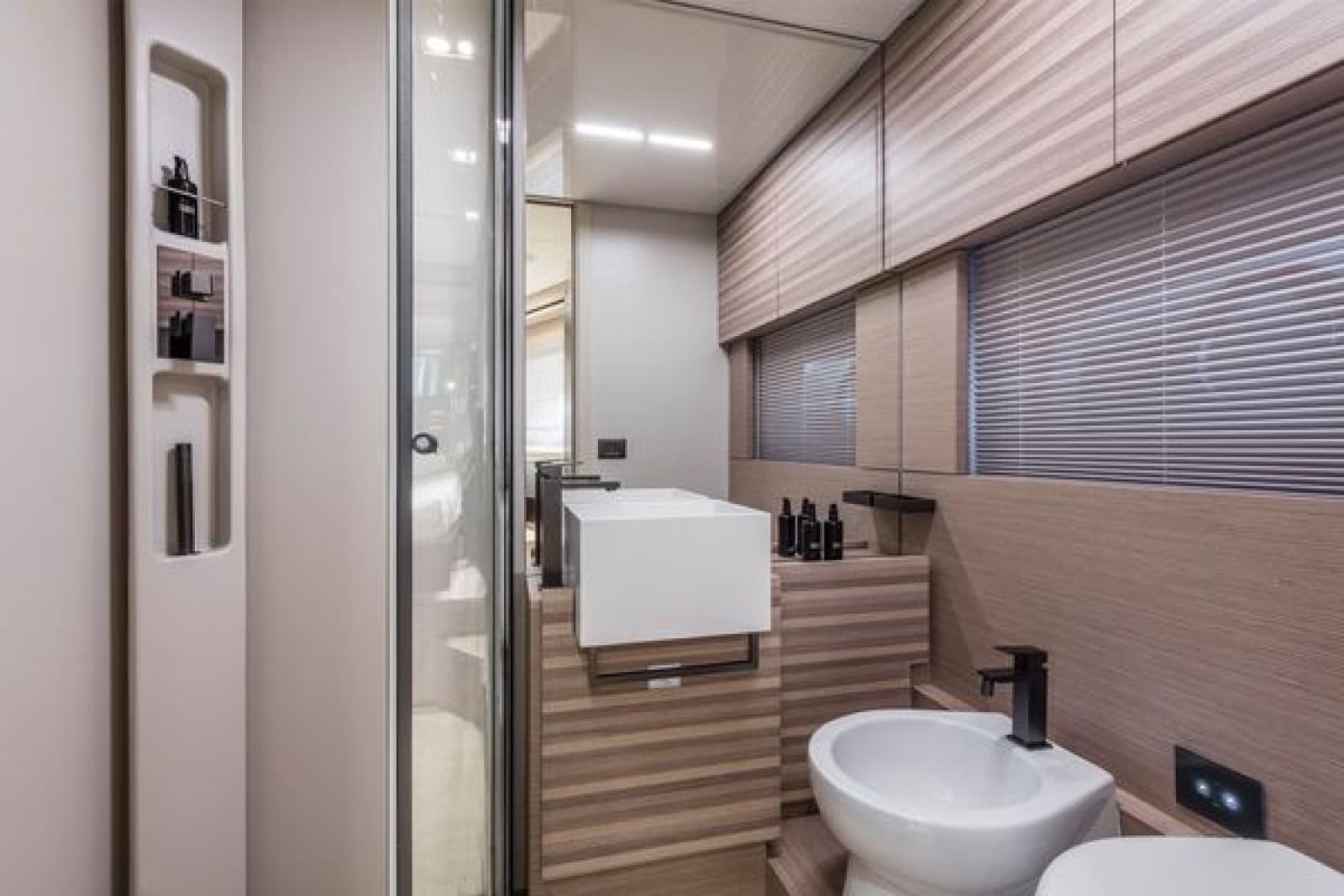 2026 Ferretti Yachts 670 - Photo 31