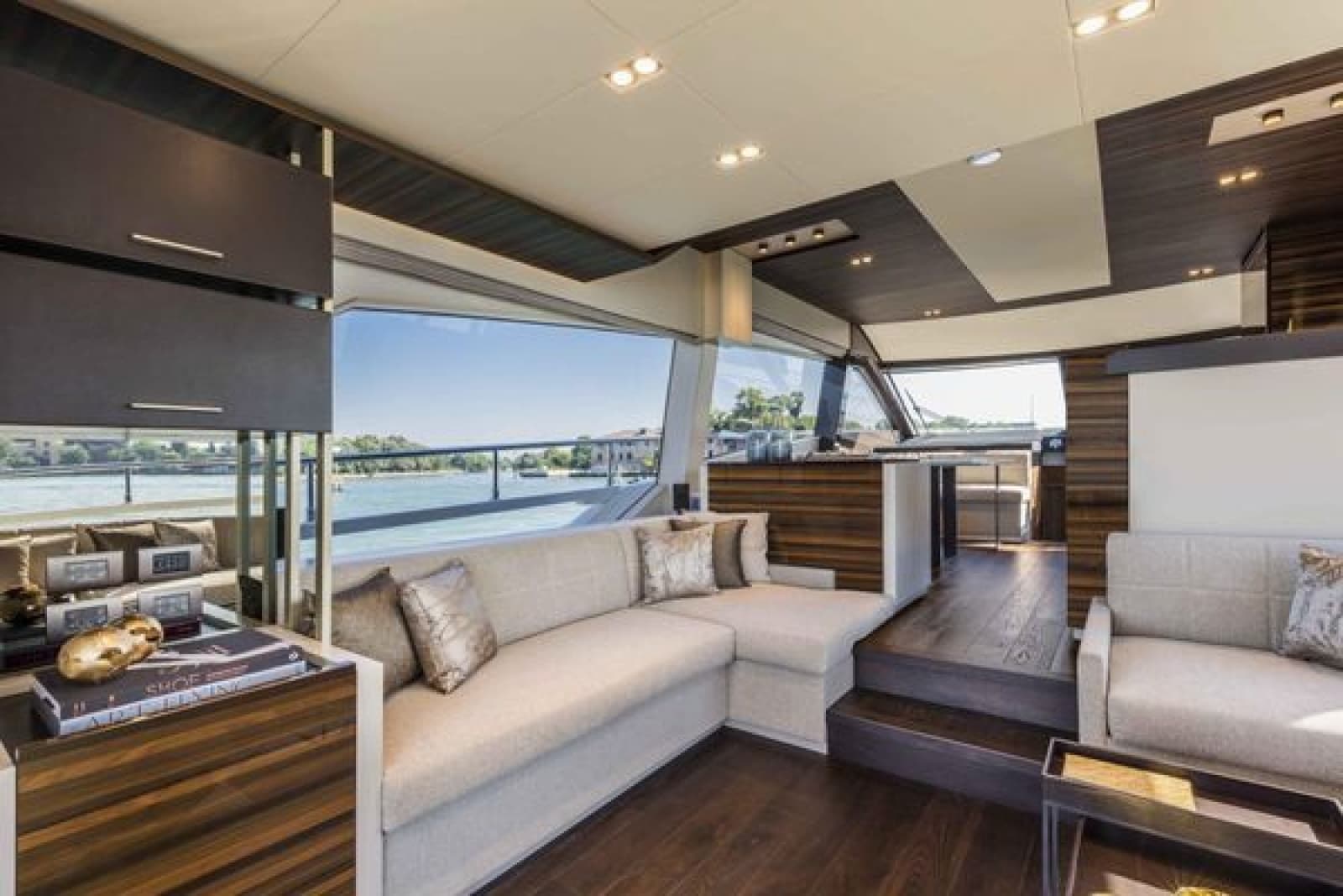 2026 Ferretti Yachts 670 - Photo 12