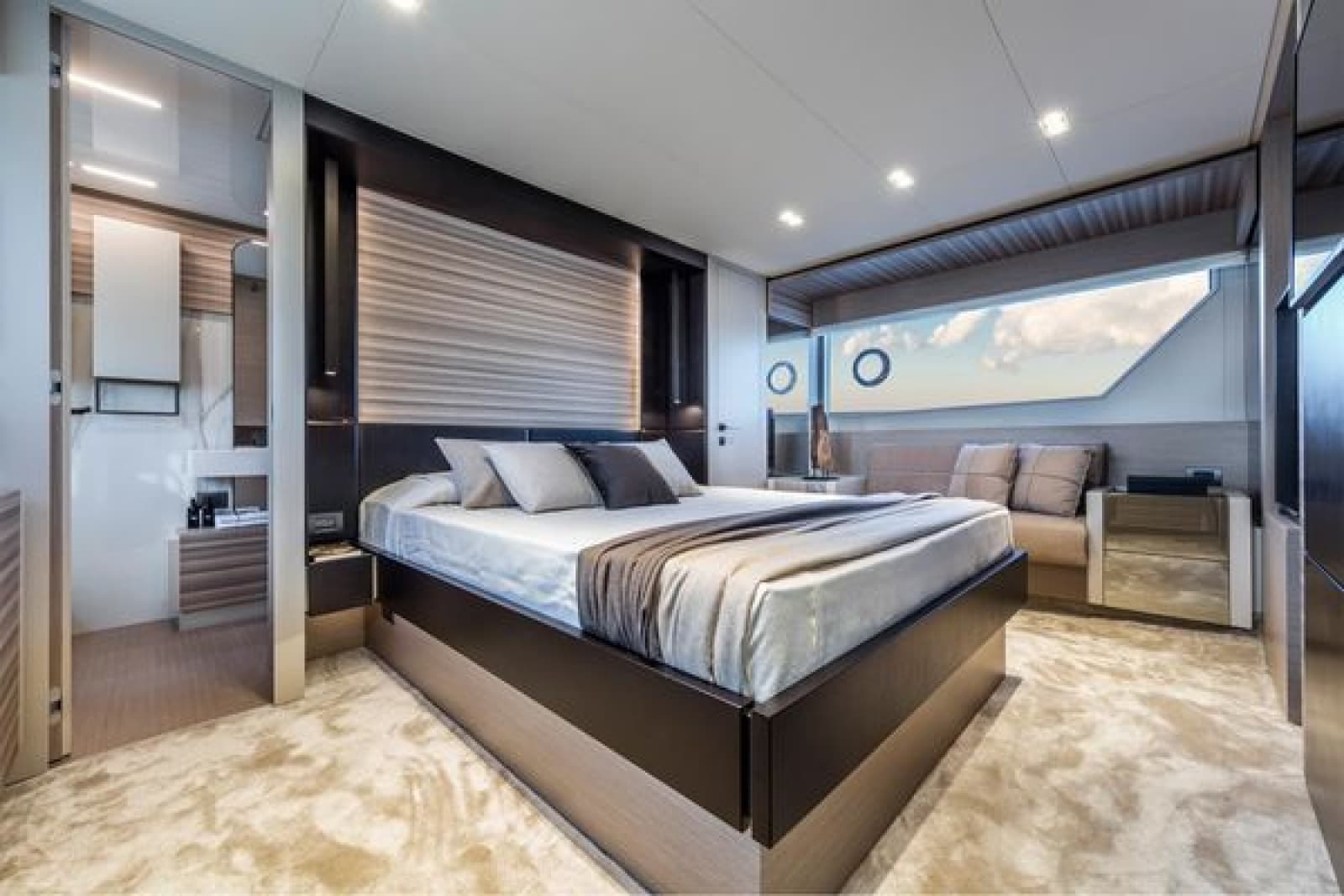 2026 Ferretti Yachts 670 - Photo 22