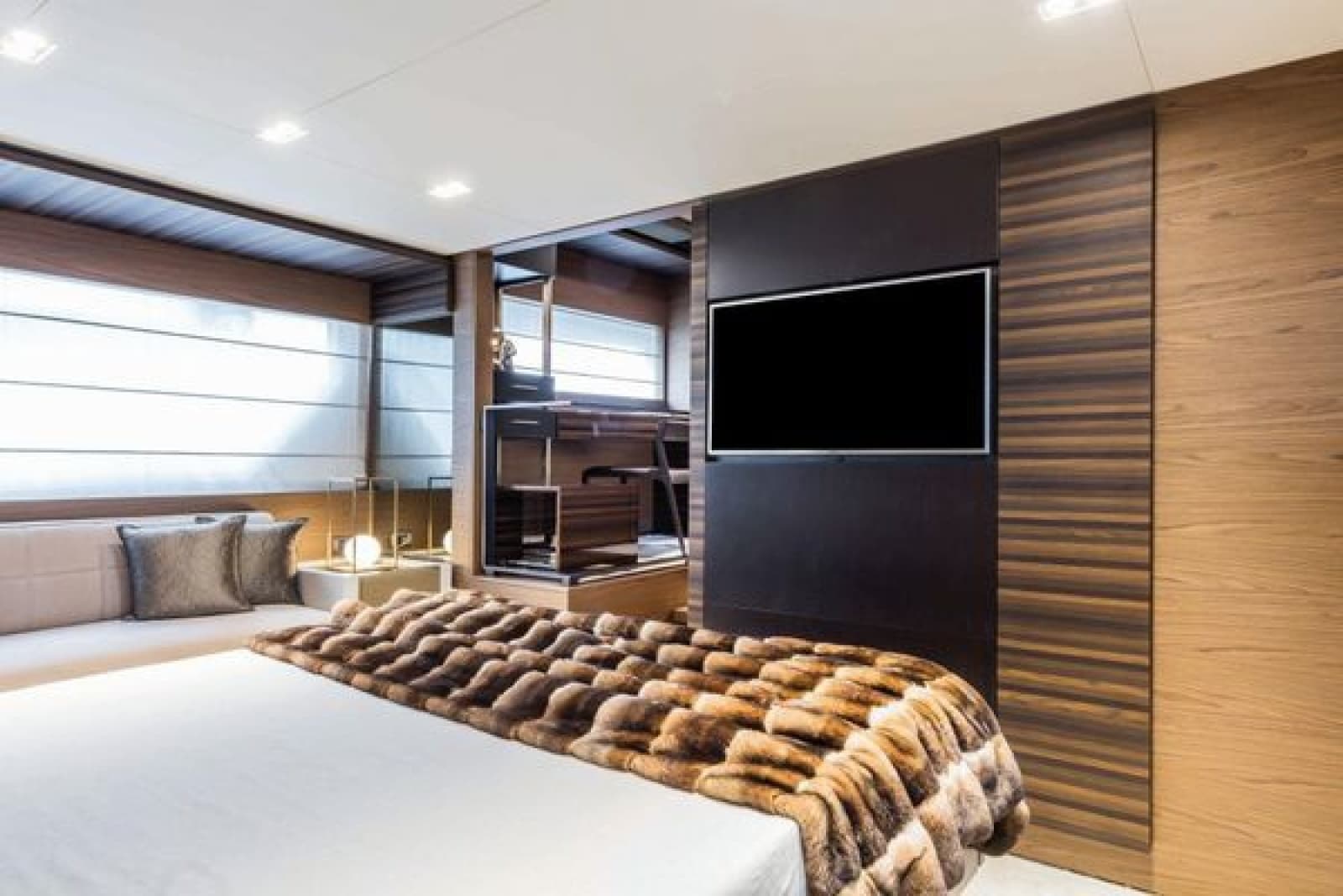 2026 Ferretti Yachts 670 - Photo 24