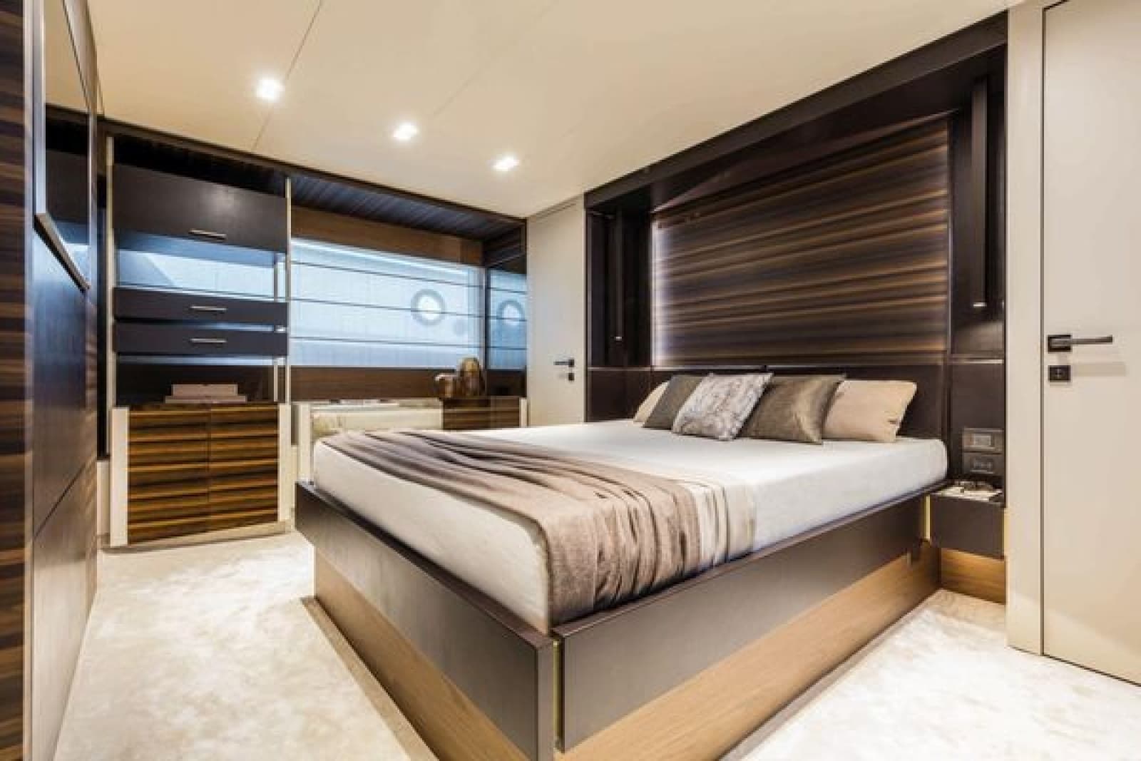 2026 Ferretti Yachts 670 - Photo 18