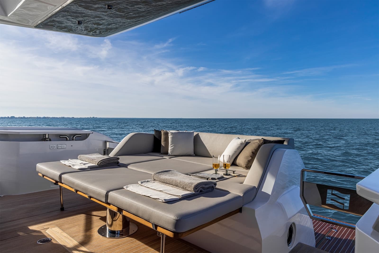 2025 Ferretti Yachts  - Photo 23