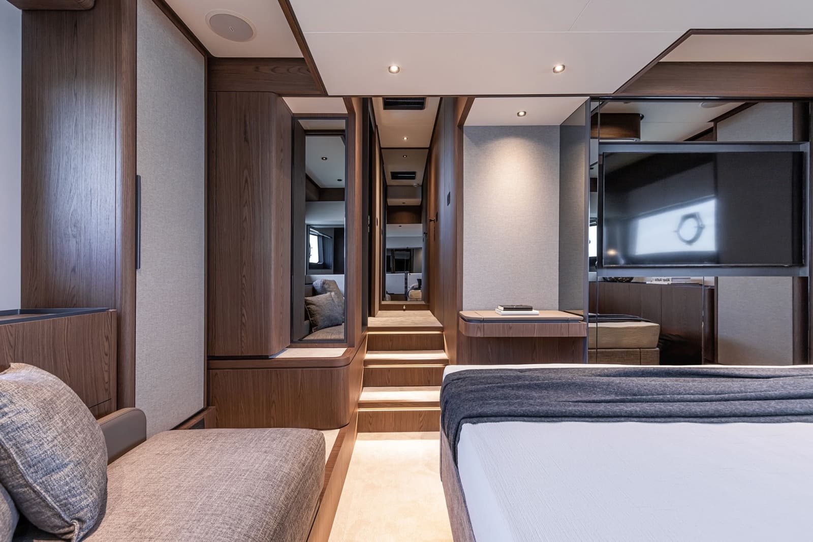 2025 Ferretti Yachts  - Photo 37