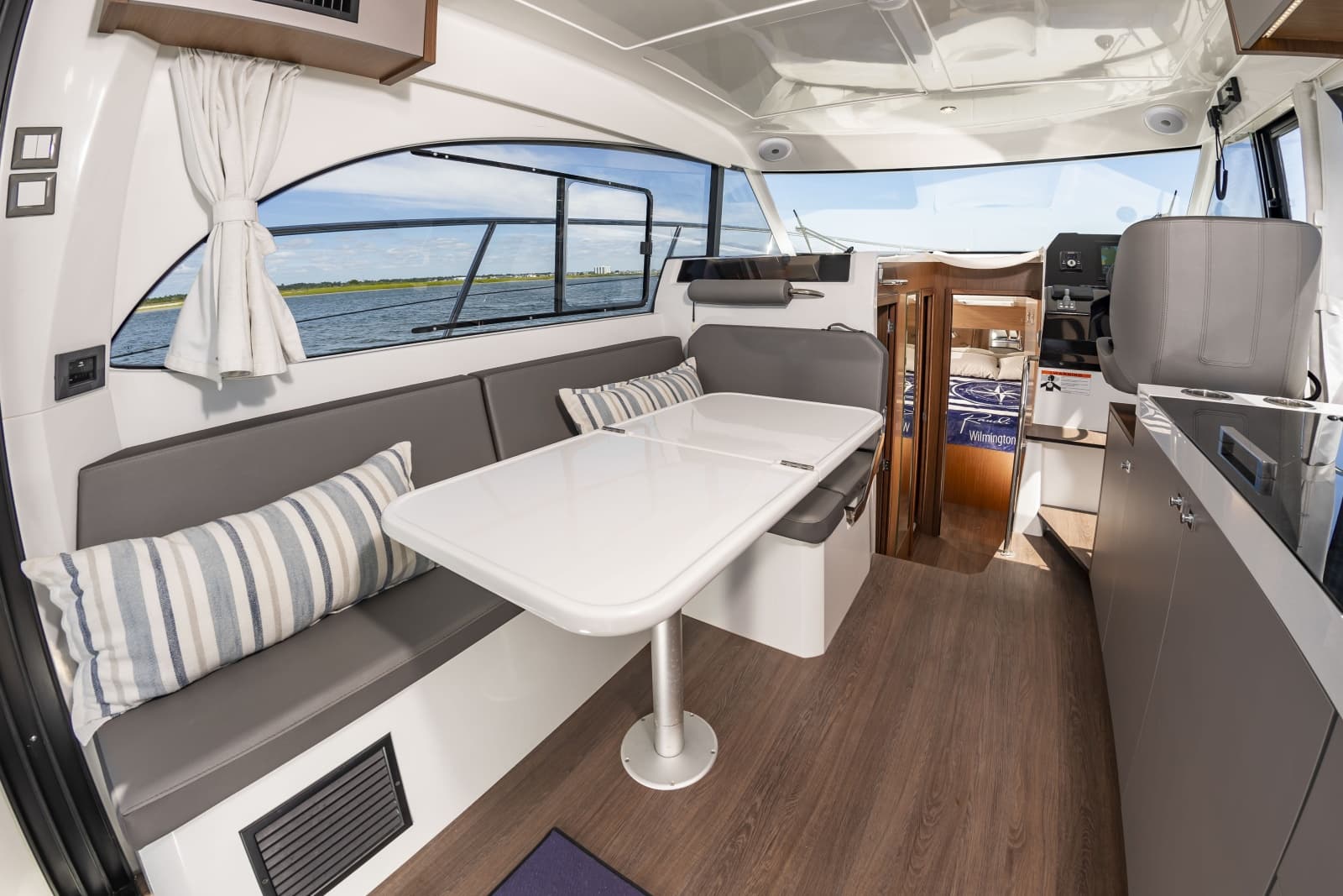 2026 Beneteau Antares 11 Fly - Photo 23