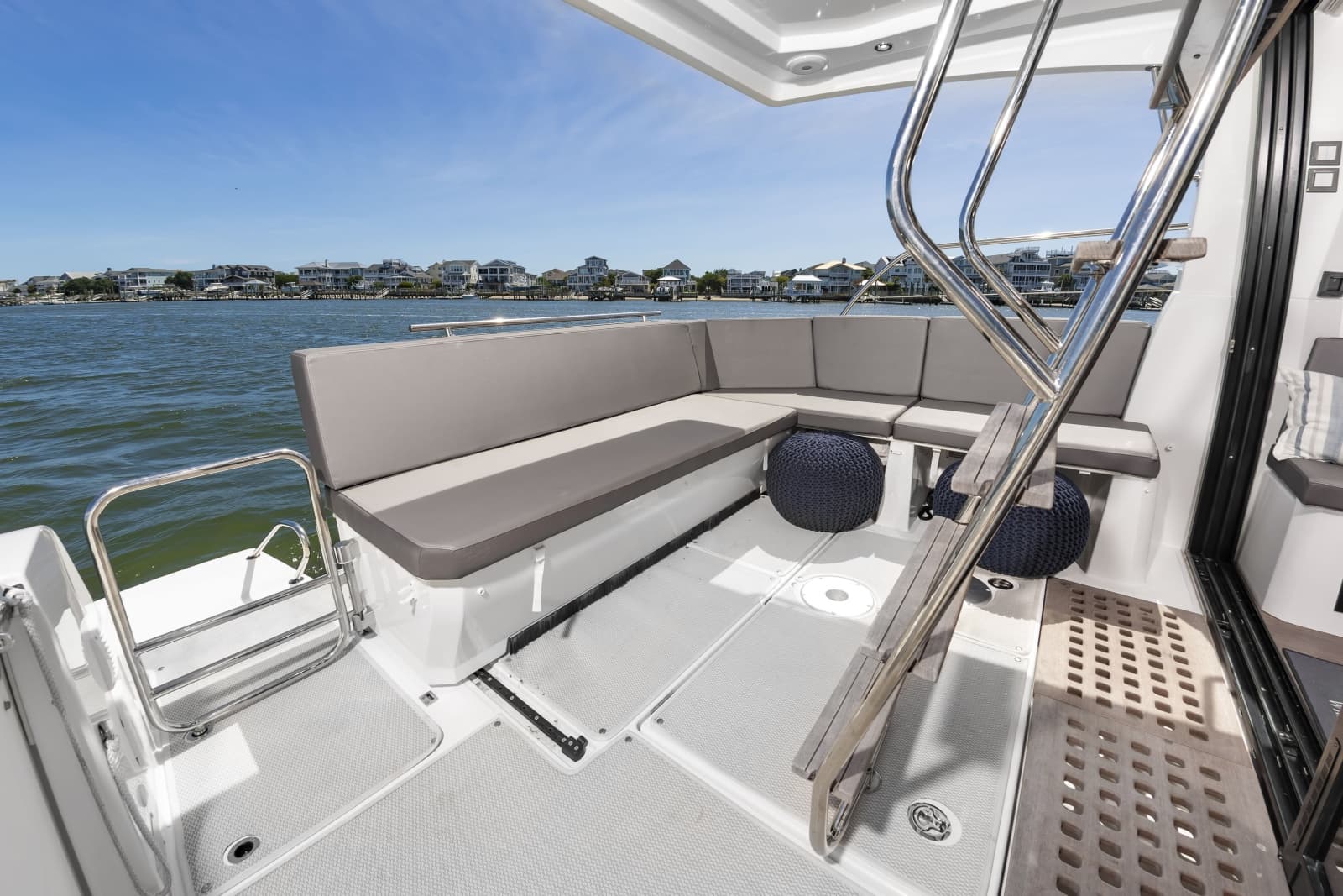 2026 Beneteau Antares 11 Fly - Photo 10