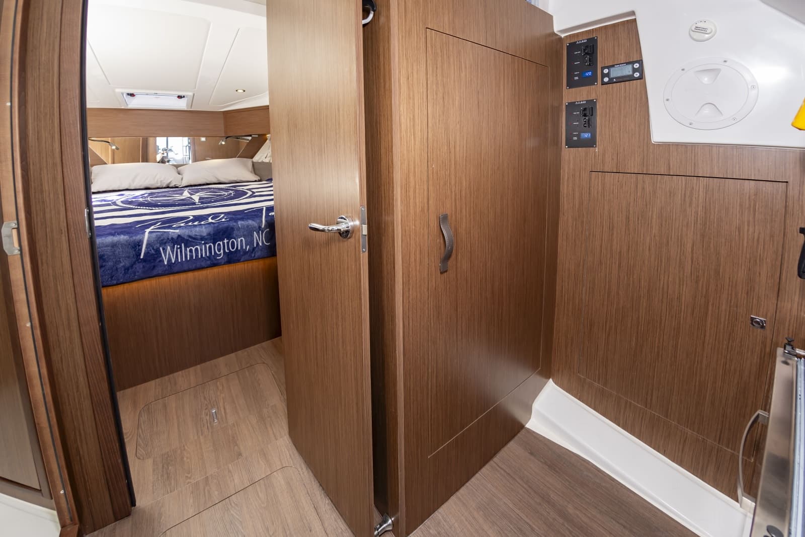 2026 Beneteau Antares 11 Fly - Photo 38
