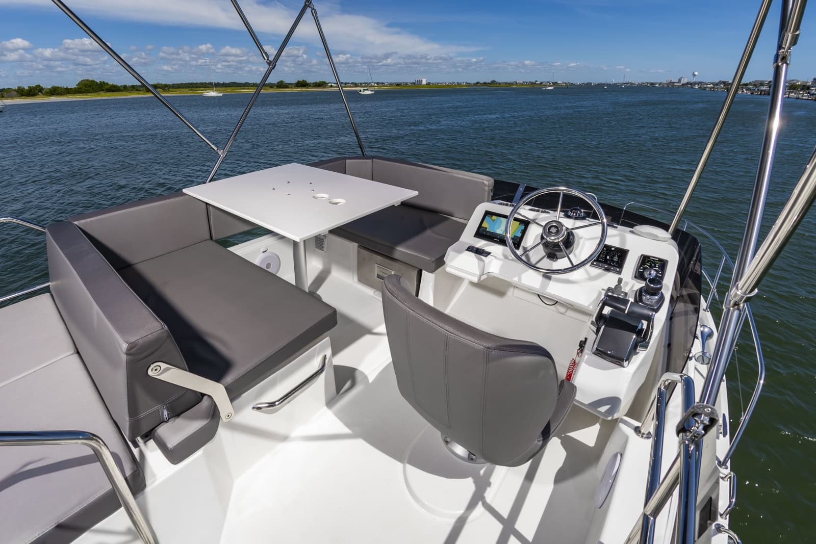 2026 Beneteau Antares 11 Fly - Photo 18