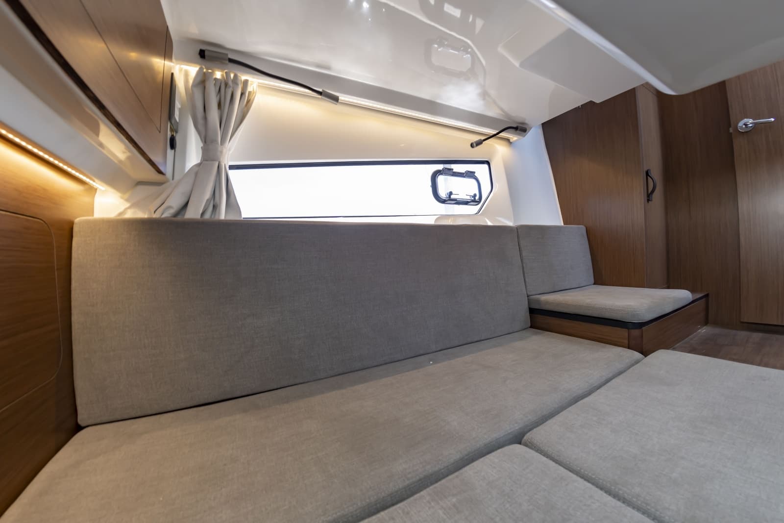 2026 Beneteau Antares 11 Fly - Photo 45