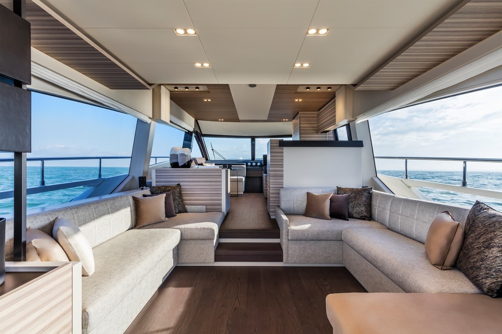 2026 Ferretti Yachts 670 - Photo 17