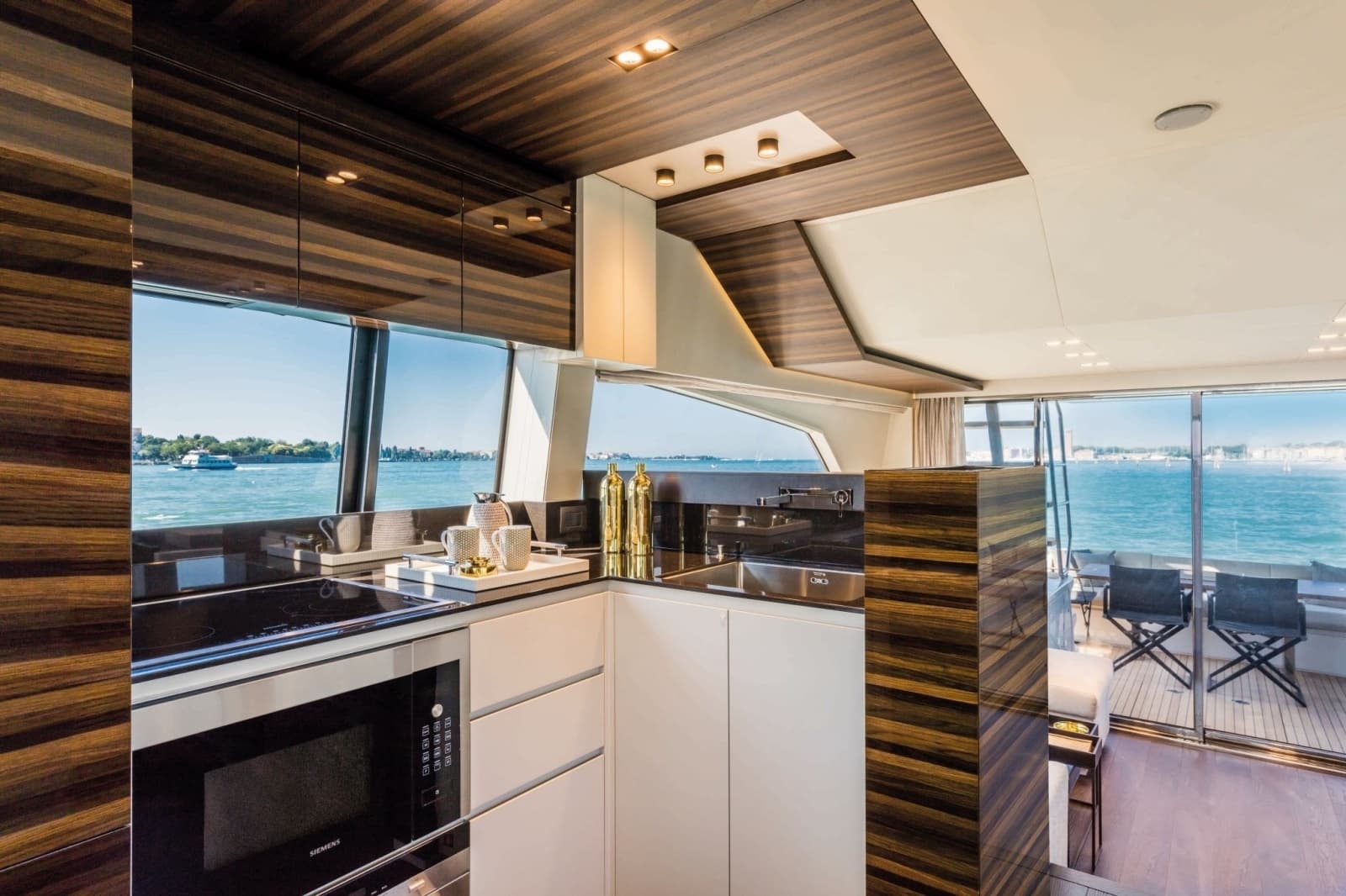 2026 Ferretti Yachts 670 - Photo 13