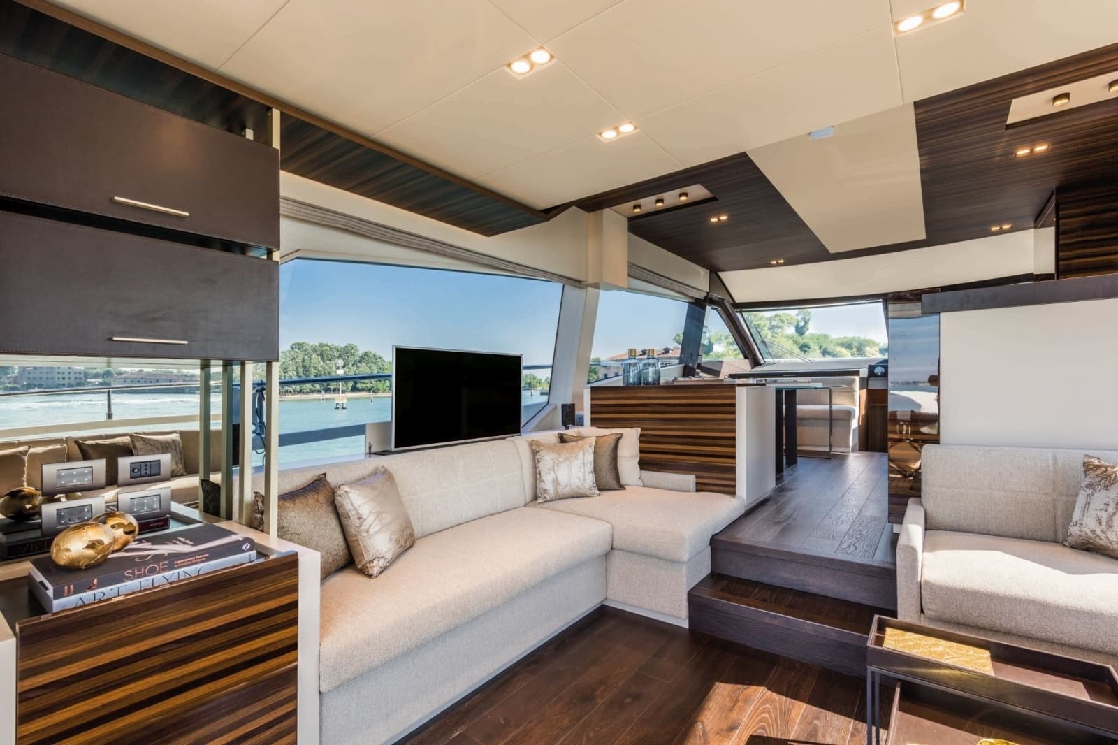2026 Ferretti Yachts 670 - Photo 12