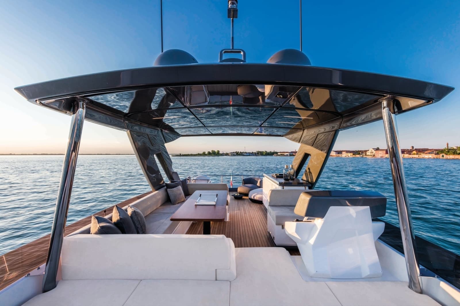 2026 Ferretti Yachts 670 - Photo 8