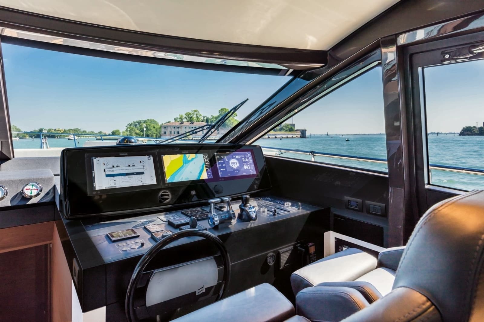 2026 Ferretti Yachts 670 - Photo 15