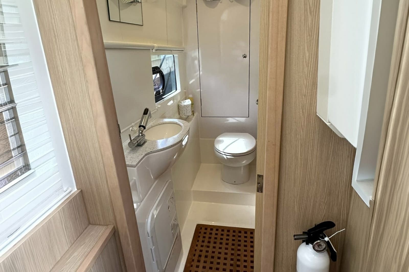 2023 Aquila 36 Sport - Photo 23