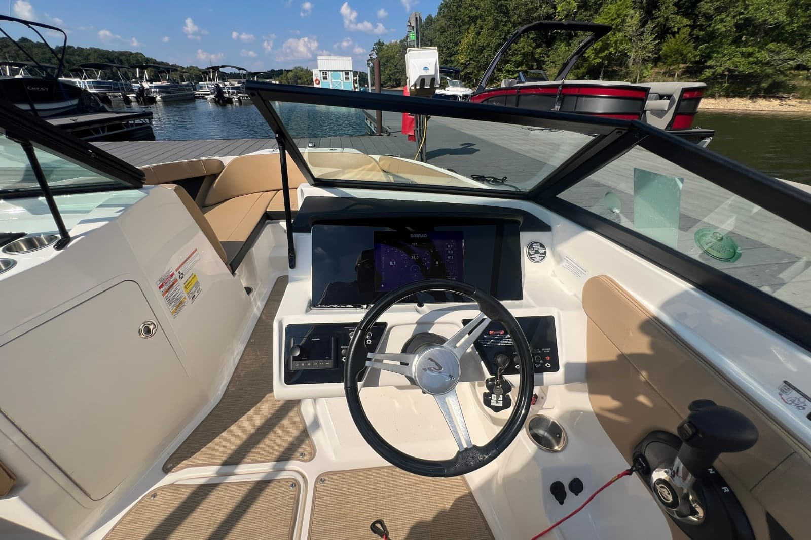 2022 Sea Ray SPX 210 - Photo 21