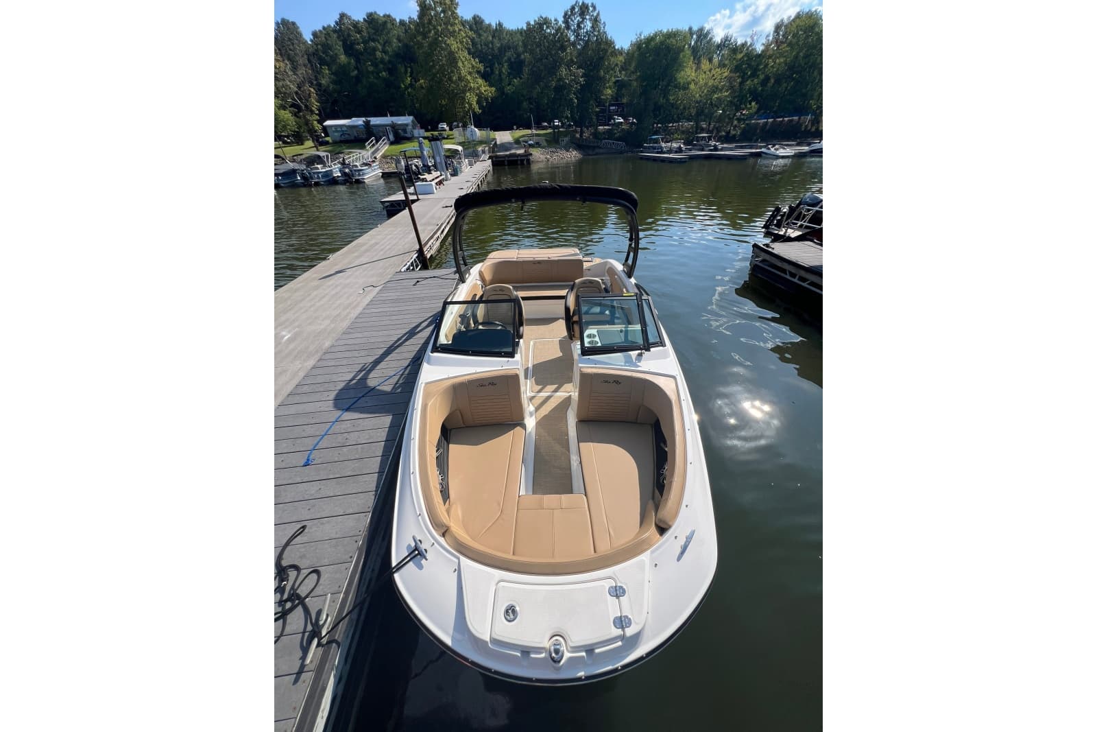 2022 Sea Ray SPX 210 - Photo 8