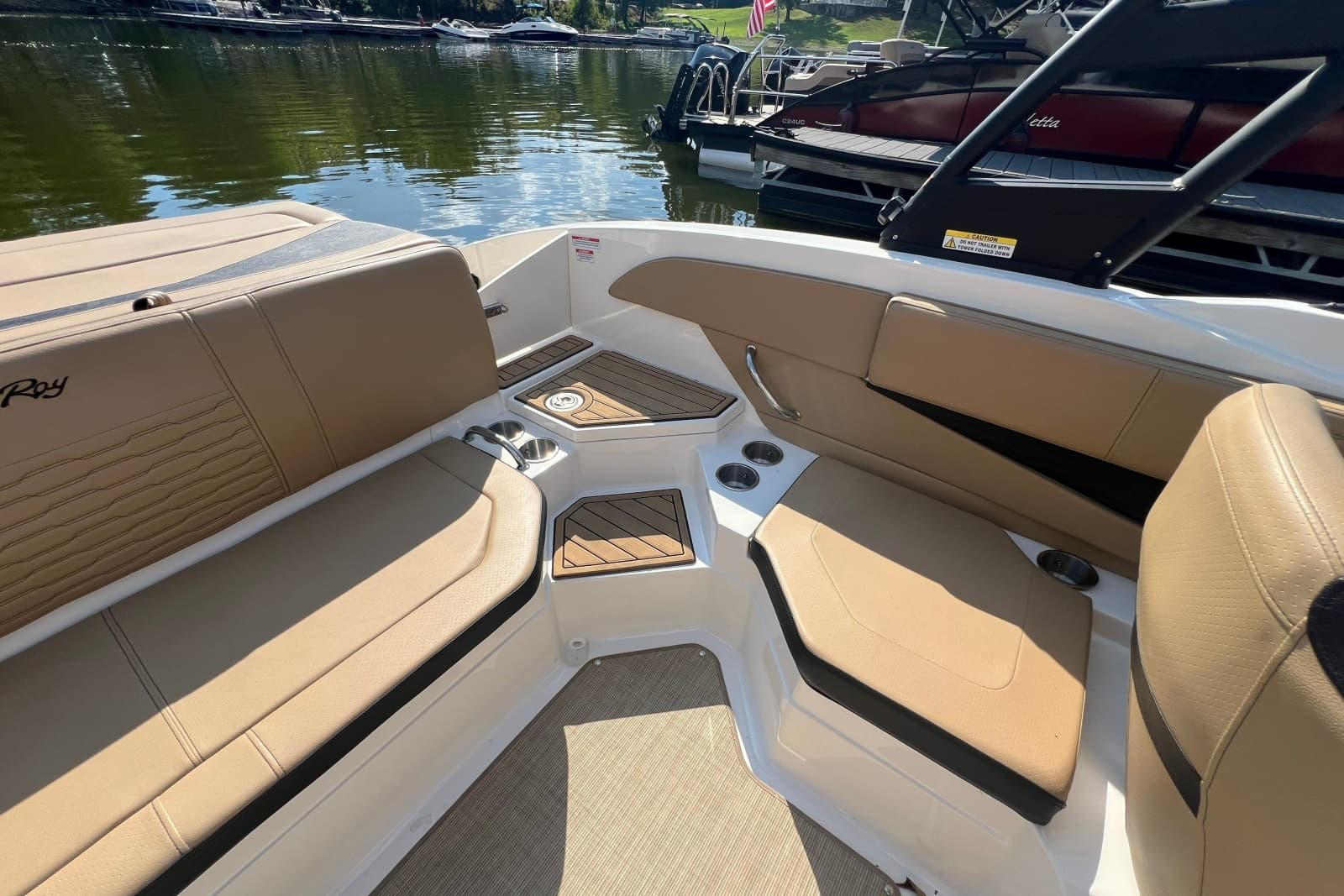 2022 Sea Ray SPX 210 - Photo 31
