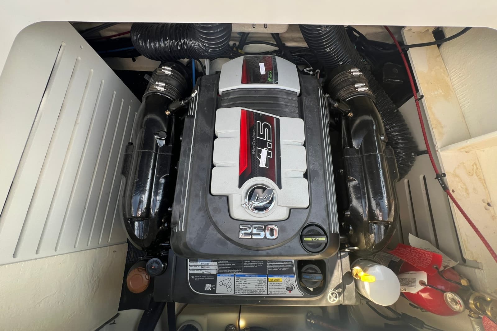 2022 Sea Ray SPX 210 - Photo 46