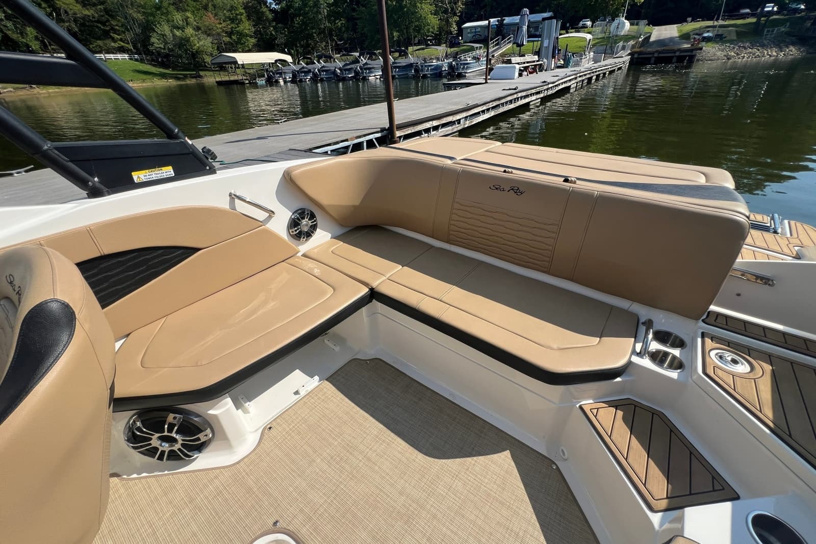 2022 Sea Ray SPX 210 - Photo 24