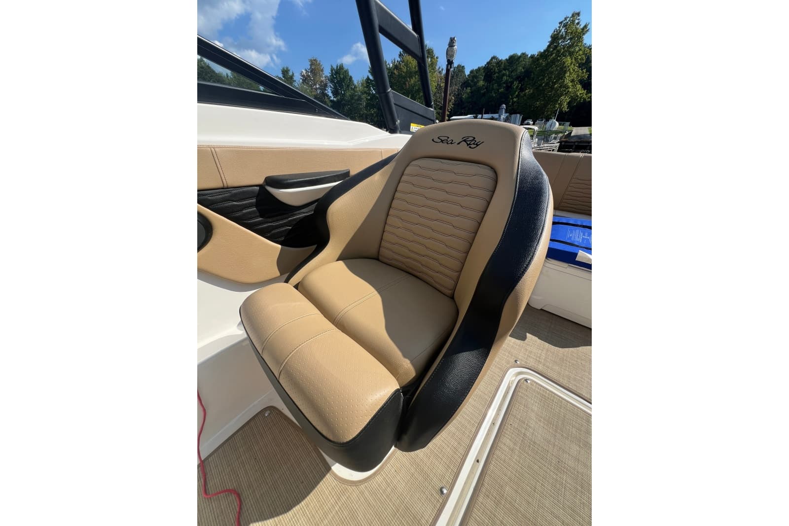 2022 Sea Ray SPX 210 - Photo 19