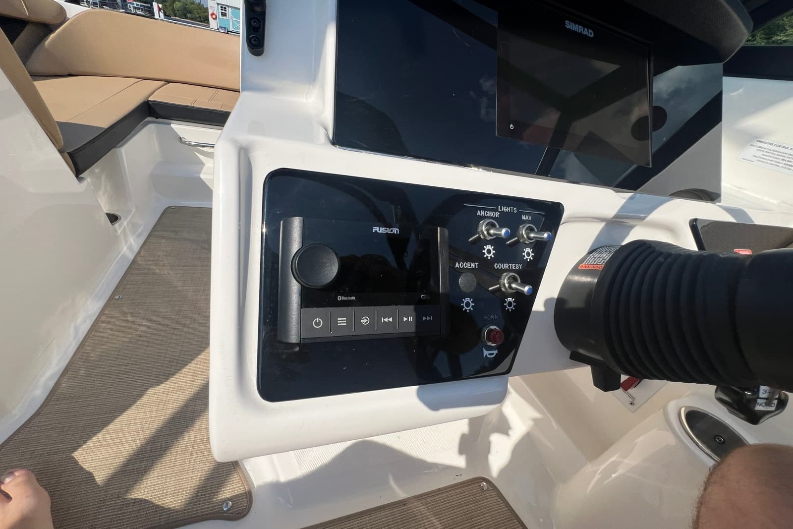 2022 Sea Ray SPX 210 - Photo 43