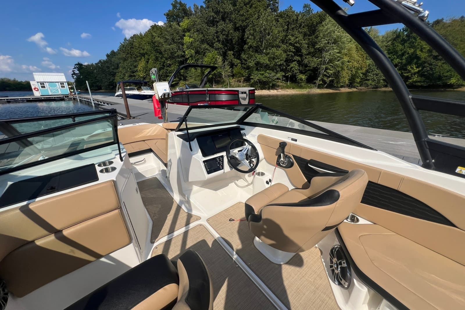 2022 Sea Ray SPX 210 - Photo 18