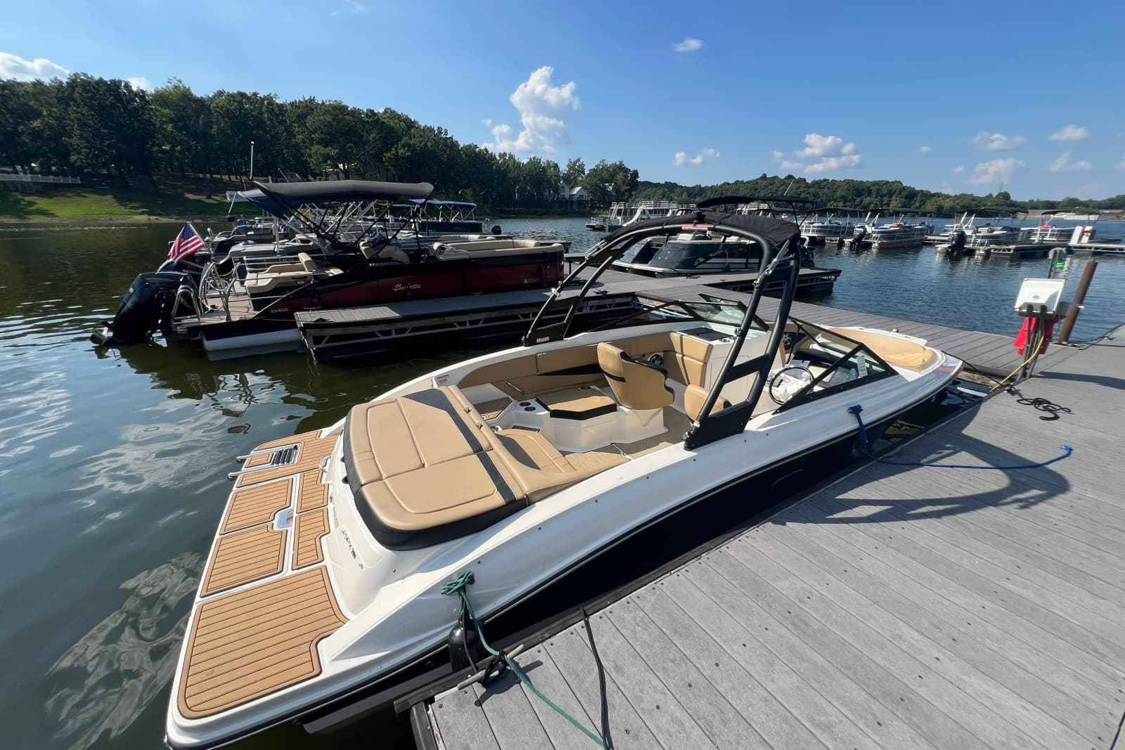 2022 Sea Ray SPX 210 - Photo 10