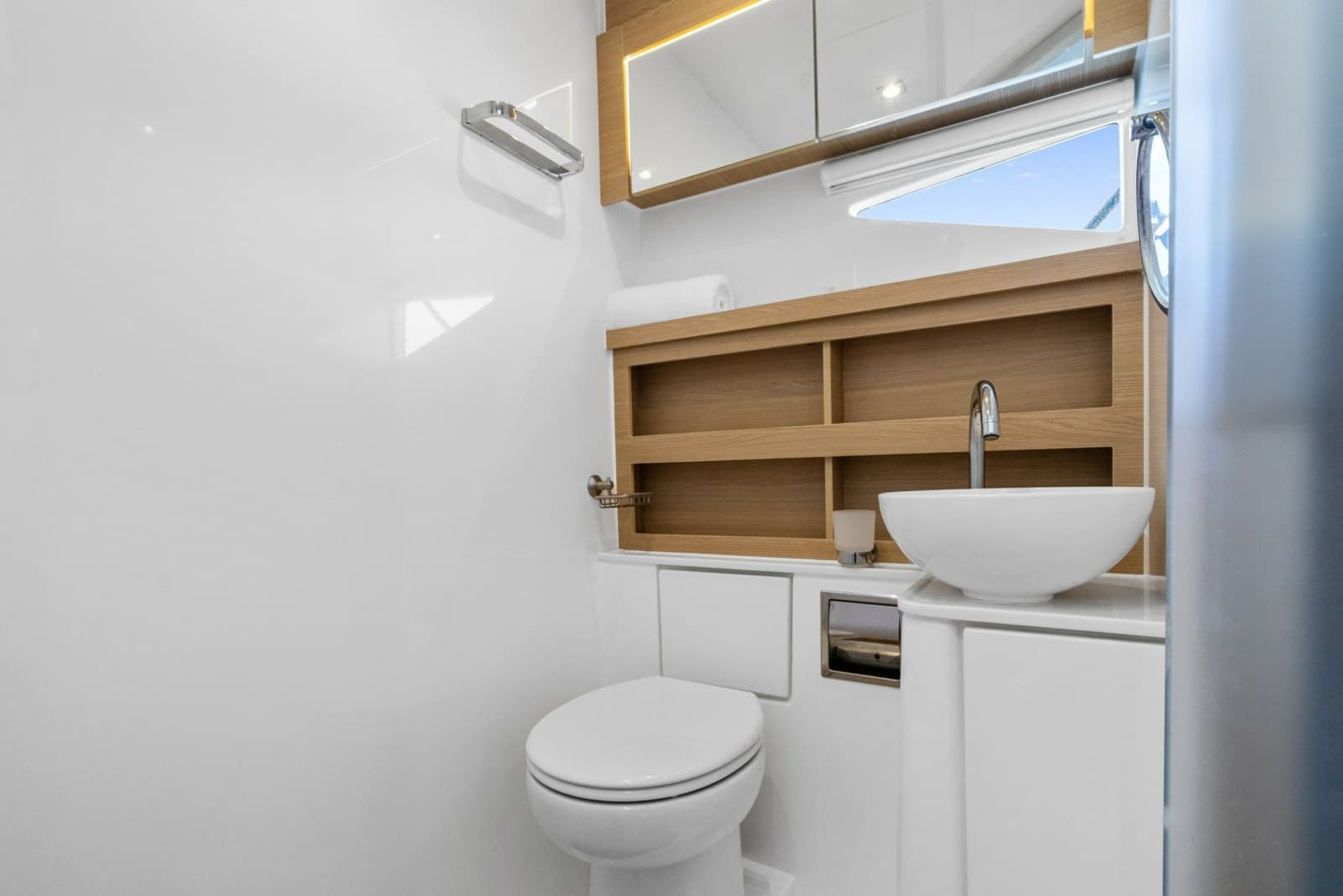 2021 Aquila 54 Yacht - Photo 34