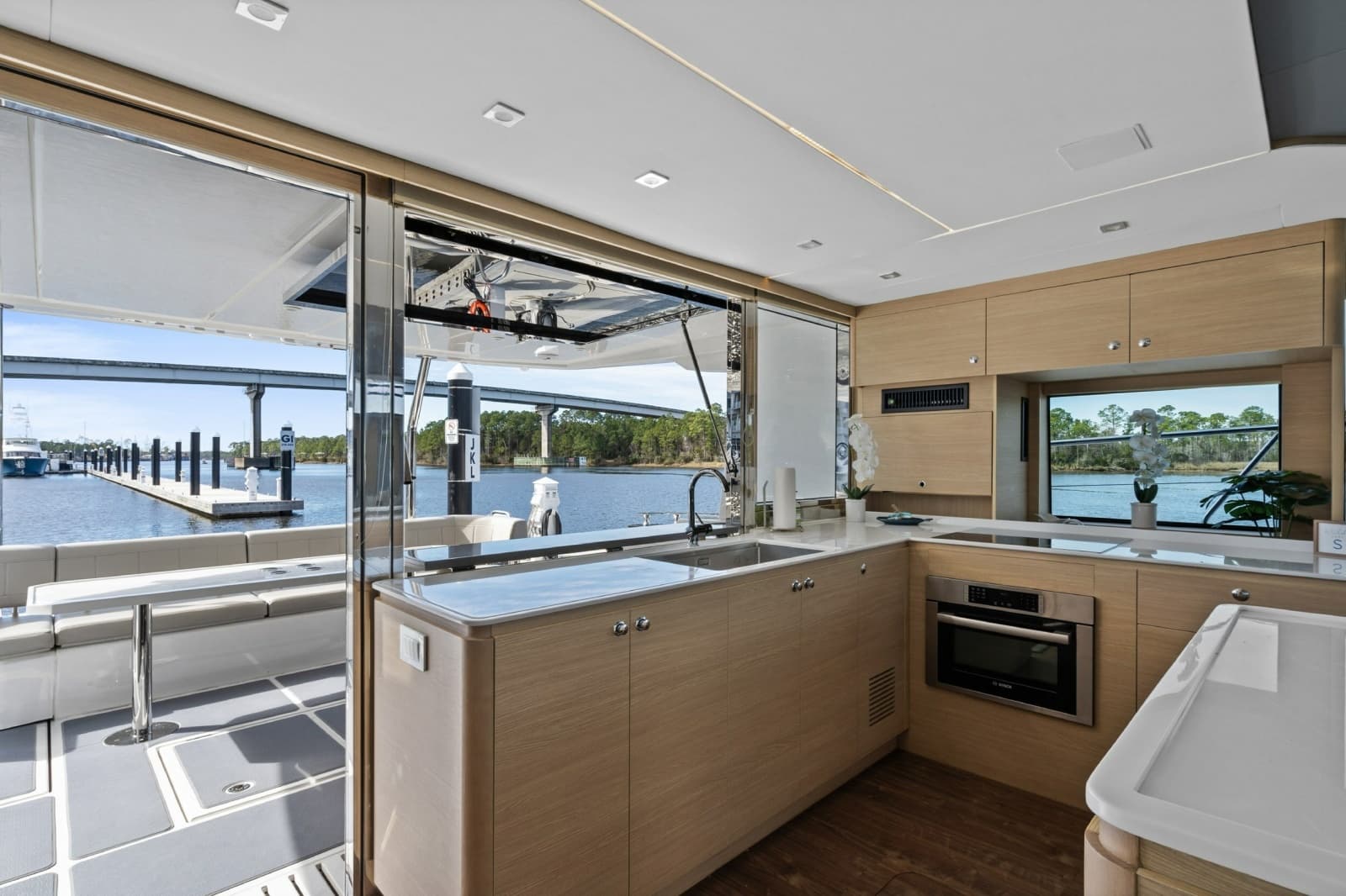 2021 Aquila 54 Yacht - Photo 11