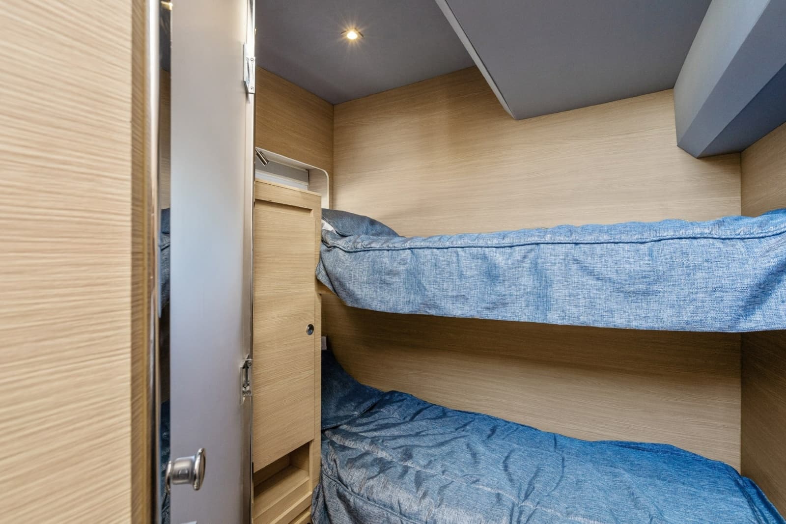 2021 Aquila 54 Yacht - Photo 32