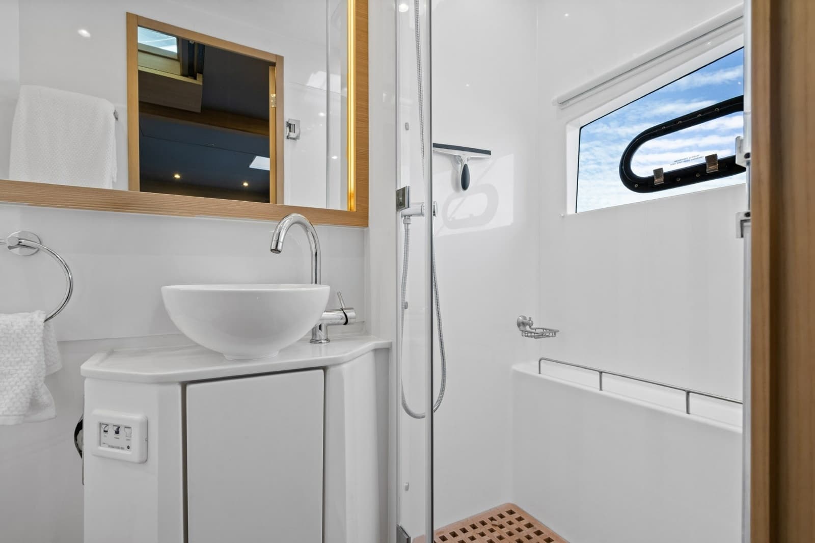 2021 Aquila 54 Yacht - Photo 30