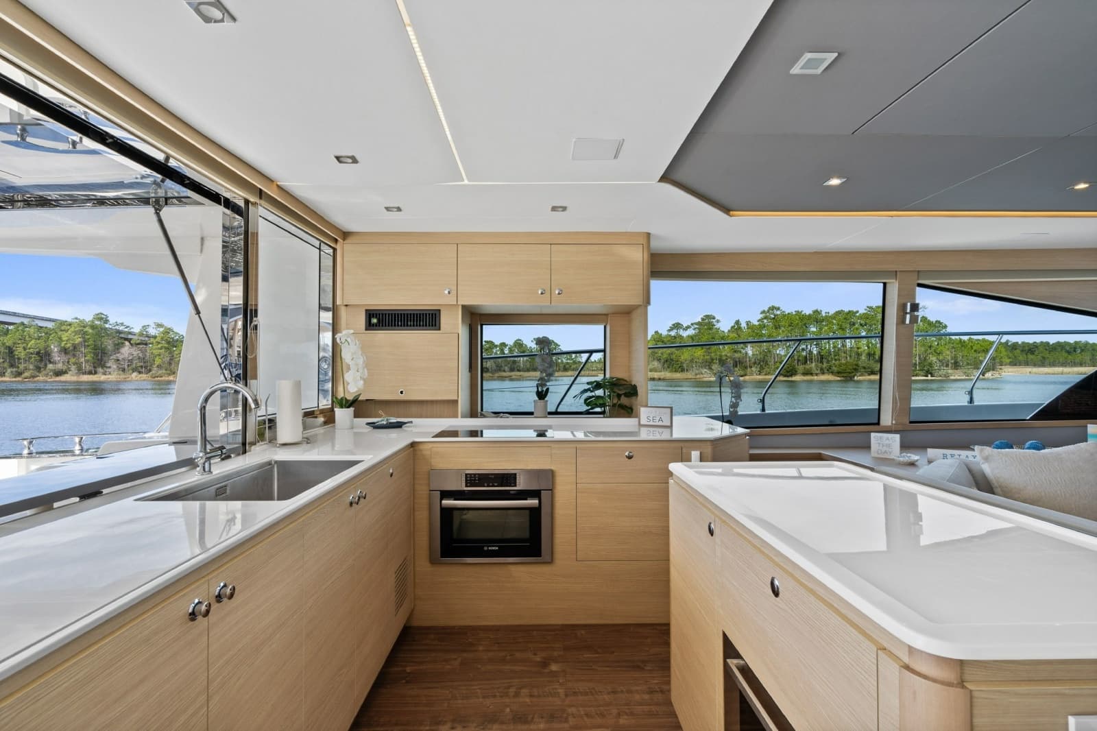 2021 Aquila 54 Yacht - Photo 10